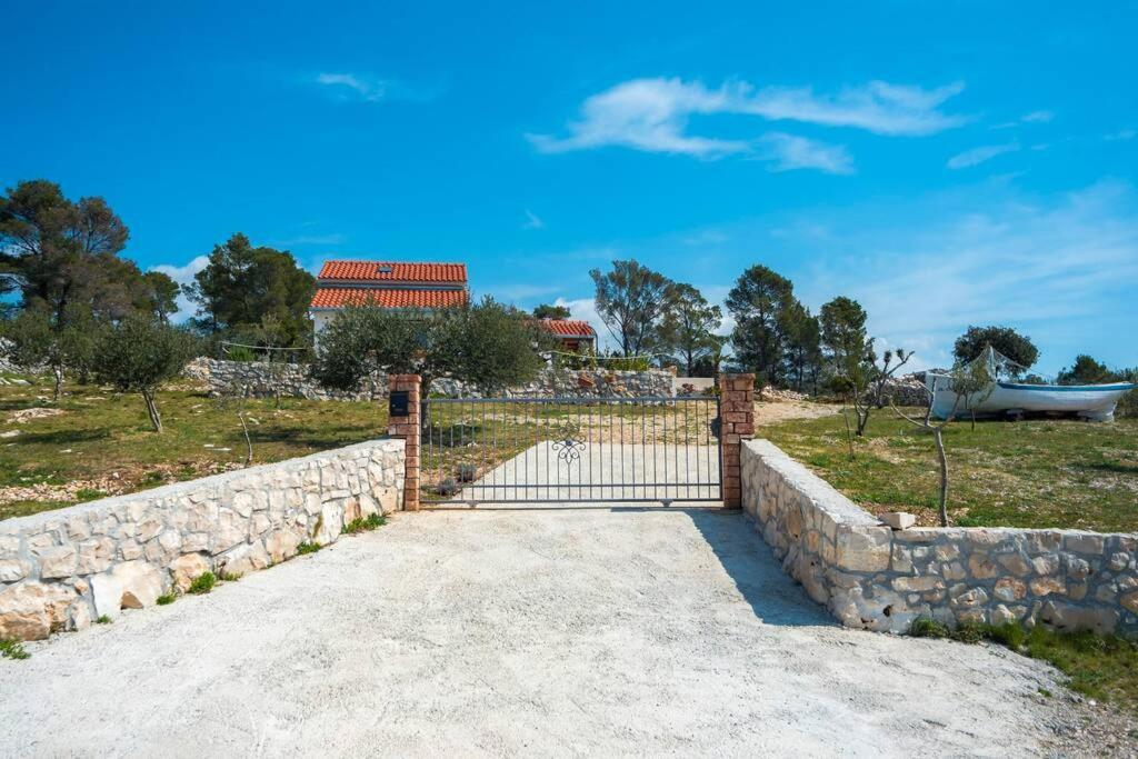 Isolated Paradise Adio Mare Milna Brac Milna (Brac) Exterior foto